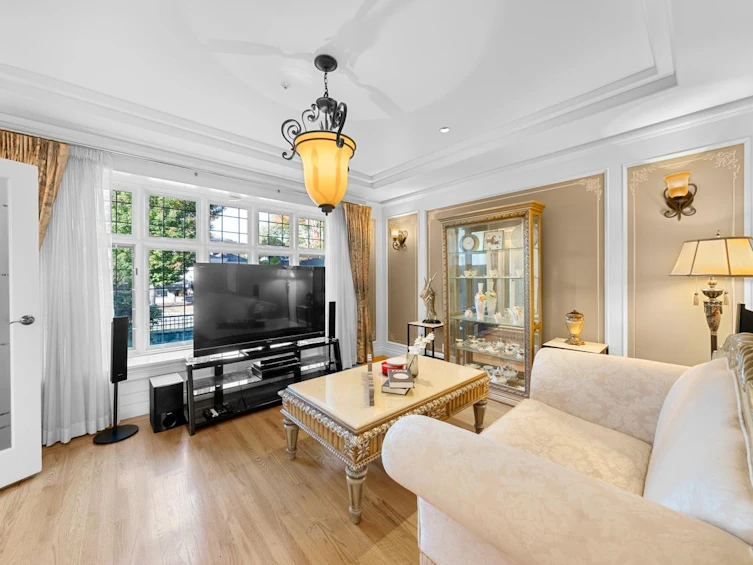 1426 W 48th Avenue, Vancouver, BC, V6M 2P2 - 3