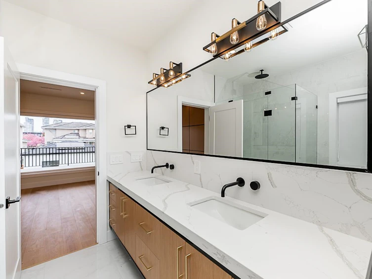 6691 Waltham Avenue, Burnaby, BC, V5H 3V6 - 16