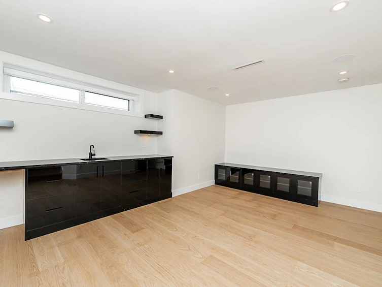 6691 Waltham Avenue, Burnaby, BC, V5H 3V6 - 25