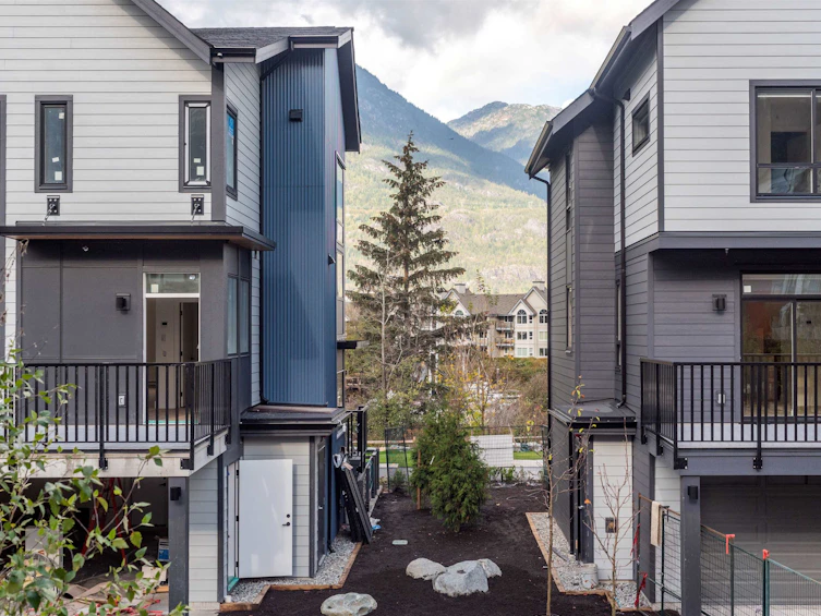 SL029-38086 Helm Way, Squamish, BC, V8B 1A8 - 17