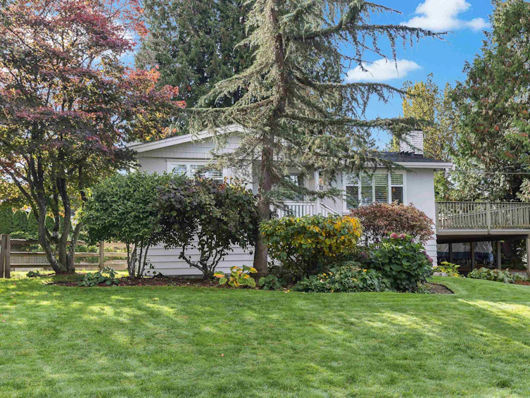 12616 26a, Surrey, BC, V4A 2M4 - 2