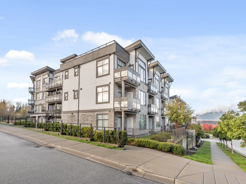 511 - 9983 E Barnston Drive, Surrey BC