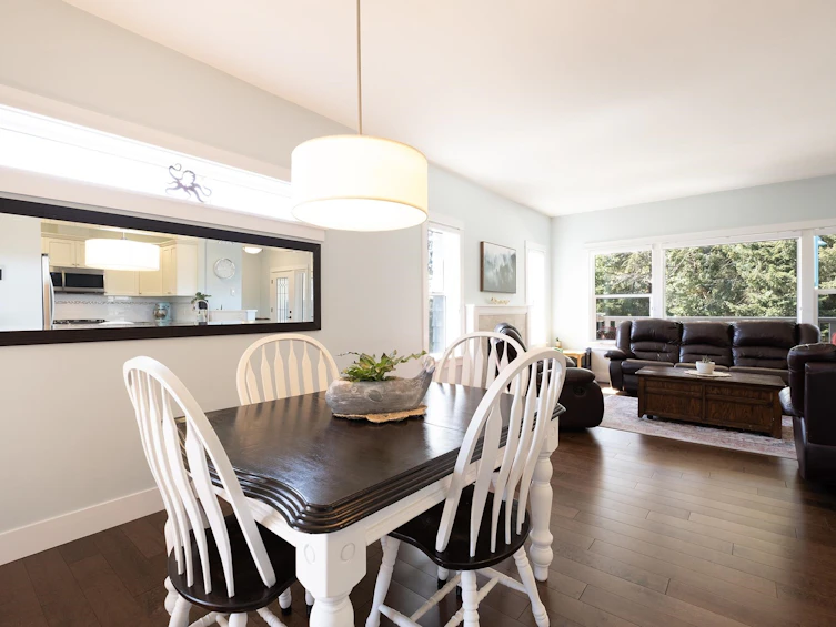 5438 Mccourt Road, Sechelt, BC, V7Z 0N6 - 5