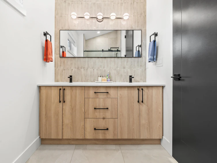 5 N Slocan Street, Vancouver, BC, V5K 3M1 - 20