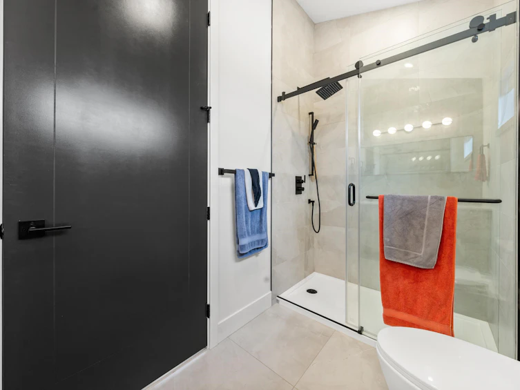 5 N Slocan Street, Vancouver, BC, V5K 3M1 - 21