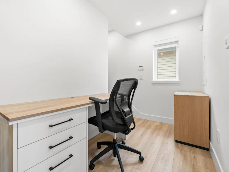 5 N Slocan Street, Vancouver, BC, V5K 3M1 - 27