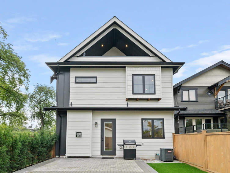 5 N Slocan Street, Vancouver, BC, V5K 3M1 - 32