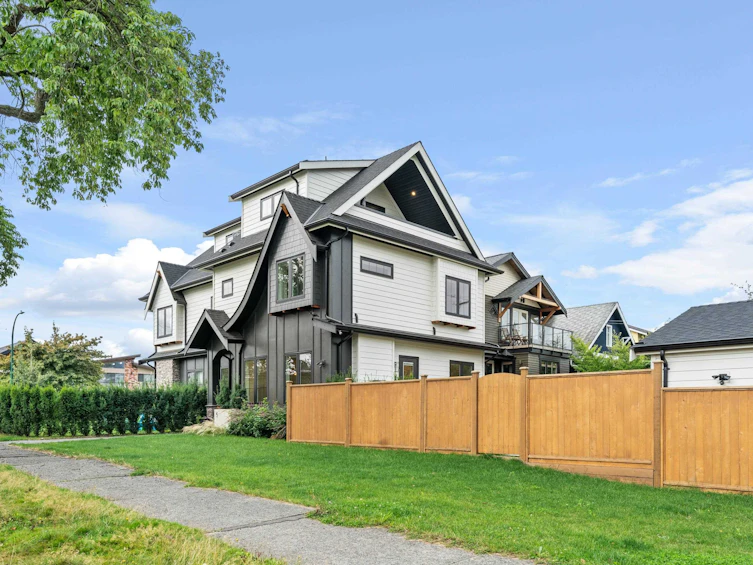 5 N Slocan Street, Vancouver, BC, V5K 3M1 - 37