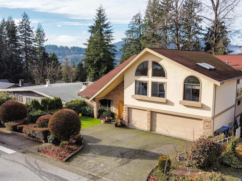 207 April Road, Port Moody BC V3H 3V3