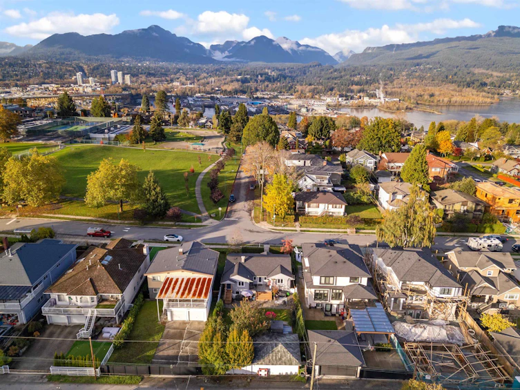 3940 Eton Street, Burnaby, BC, V5C 1J5 - 32