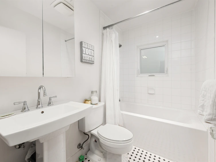 3940 Eton Street, Burnaby, BC, V5C 1J5 - 14