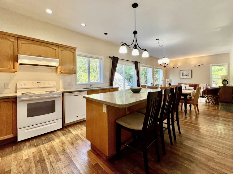 2728 Millars Pond Crescent, Whistler, BC, V8E 0A8 - 5