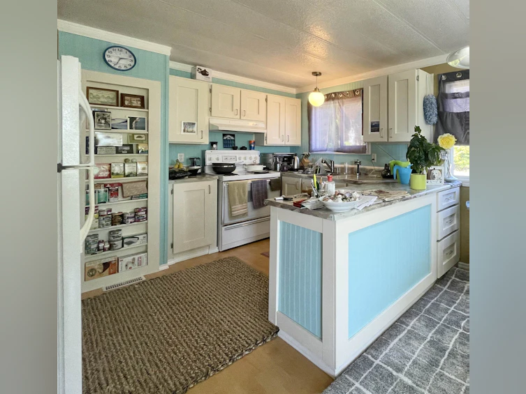 1436 Velvet Road, Gibsons, BC, V0N 1V5 - 10