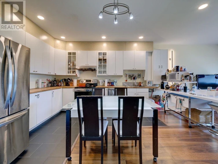 6-5778 Marine Way, Sechelt, BC, V7Z 0L8 - 2