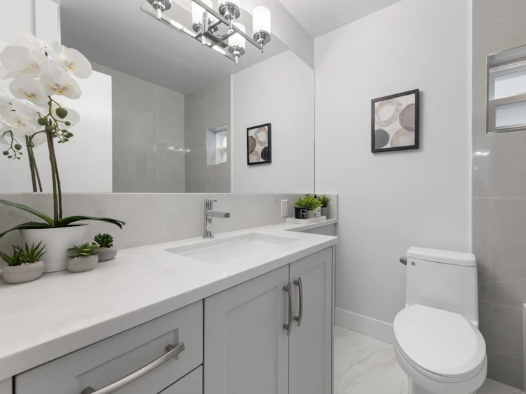 1748 East 36th Avenue, Vancouver, BC, V5P 1C5 - 14