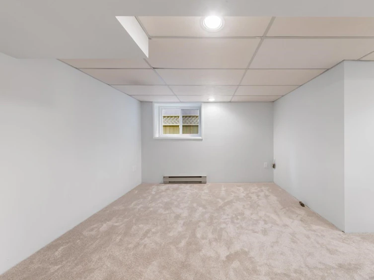 1748 East 36th Avenue, Vancouver, BC, V5P 1C5 - 28