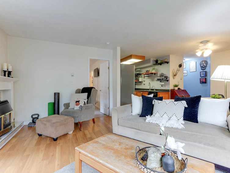 101-2050 Coquitlam Avenue, Port Coquitlam, BC, V3B 1J5 - 2