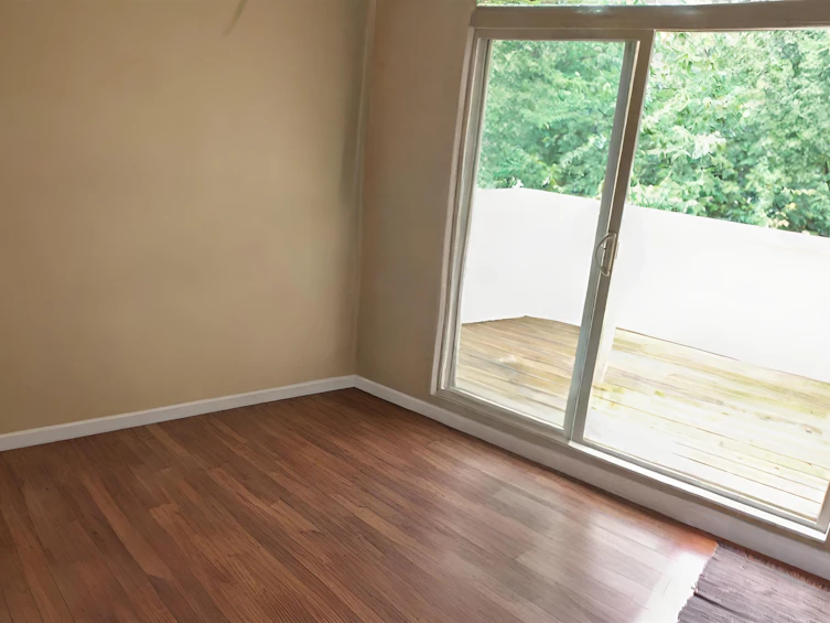 925 E Broadway, Vancouver, BC, V5T 1Y3 - 29