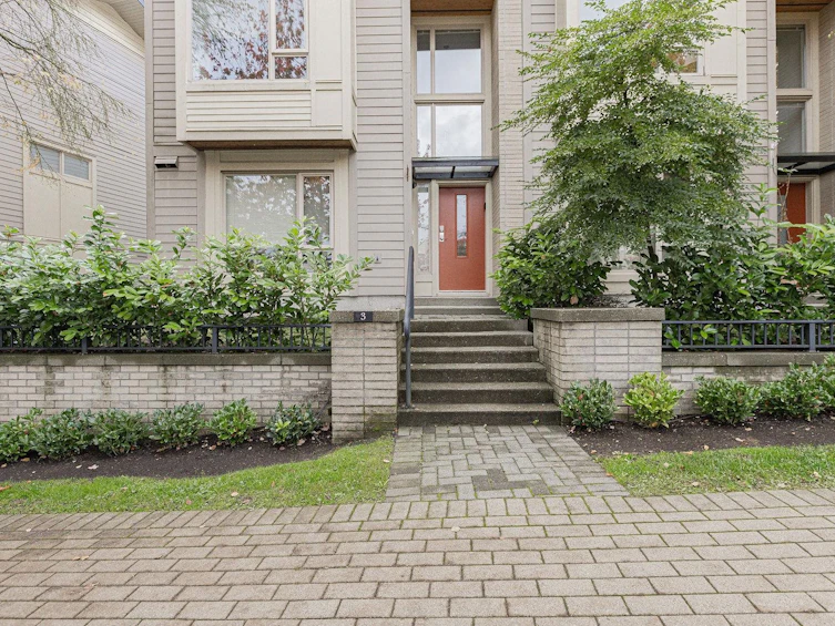 3-9229 University Crescent, Burnaby, BC, V5A 4Z2 - 2