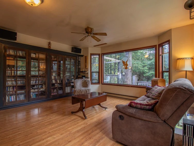 4706 Scarff Road, Pender Island, BC, V0N 2M1 - 9