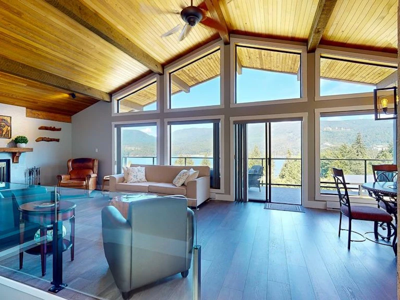 6154 Lookout Avenue, Sechelt BC