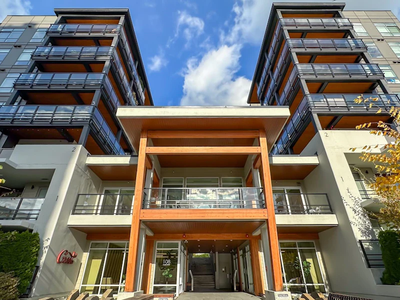 208 - 128 E 8th Street, North Vancouver BC
