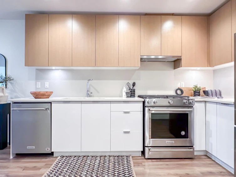 208-128 E 8th Street, North Vancouver, BC, V7L 1Y7 - 5
