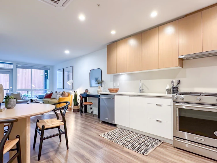 208-128 E 8th Street, North Vancouver, BC, V7L 1Y7 - 6