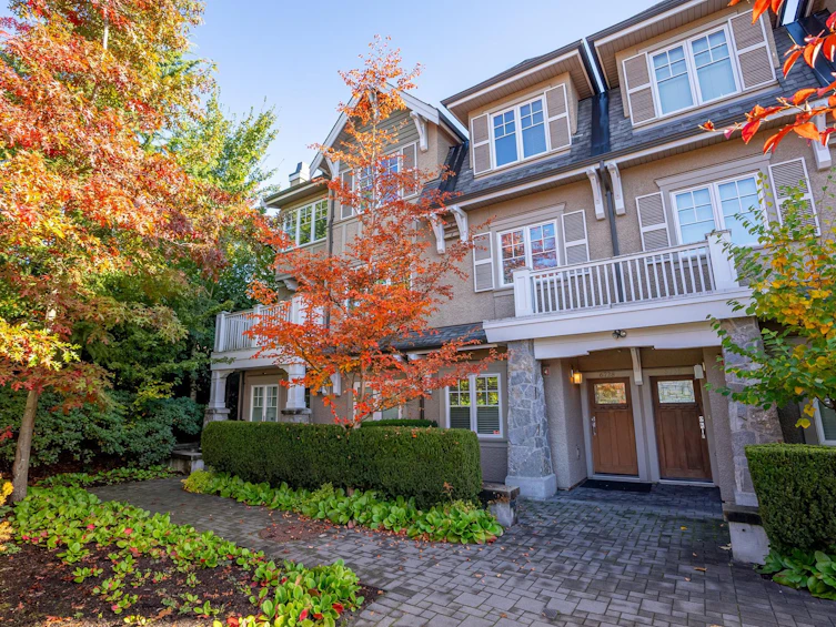 6728 Granville Street, Vancouver, BC, V6P 4X2