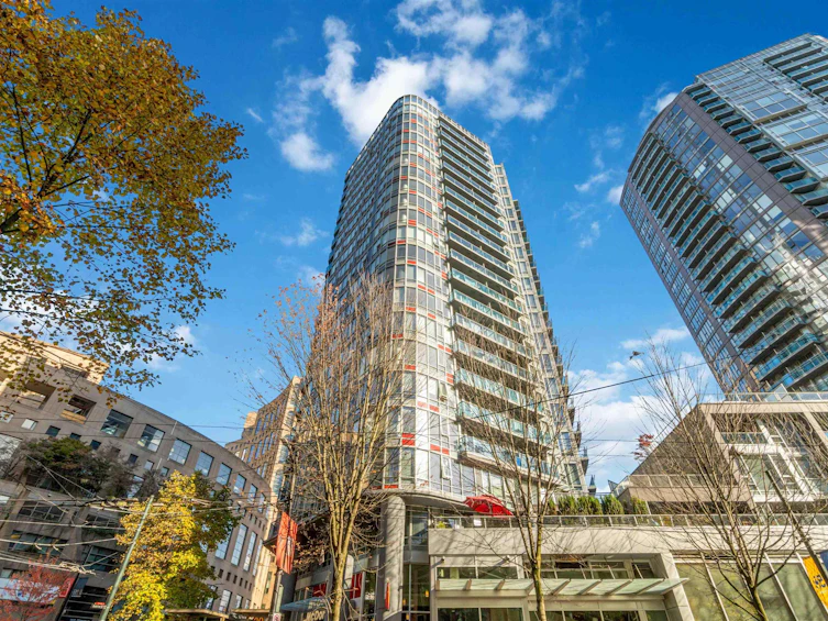 810-788 Hamilton Street, Vancouver, BC, V6B 0E9 - 2