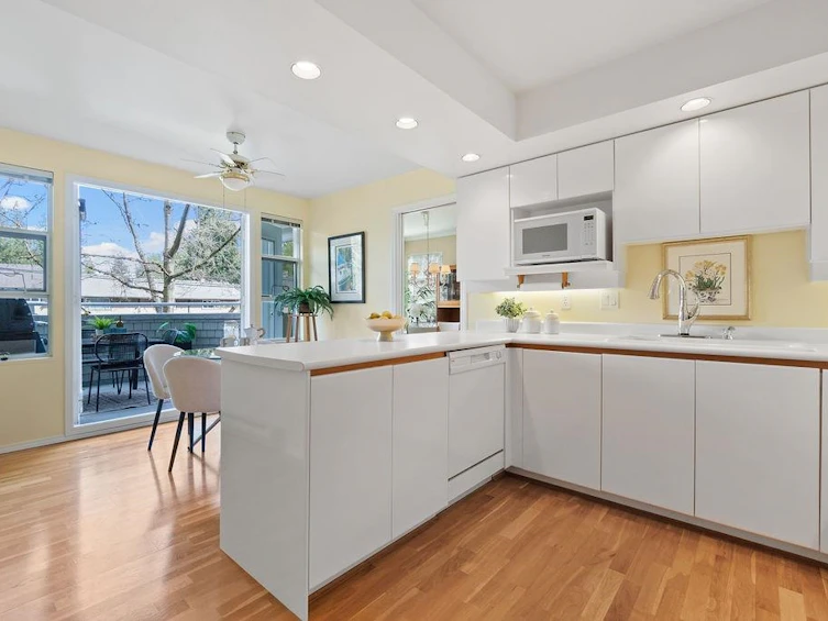 203-3399 Capilano Crescent, North Vancouver, BC, V7R 4W7 - 11