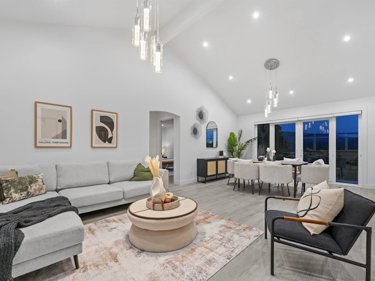 4254 Caddy Road, North Vancouver, BC, V7G 1B7