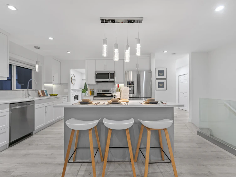 4254 Caddy Road, North Vancouver, BC, V7G 1B7 - 7