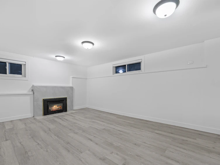 4254 Caddy Road, North Vancouver, BC, V7G 1B7 - 31