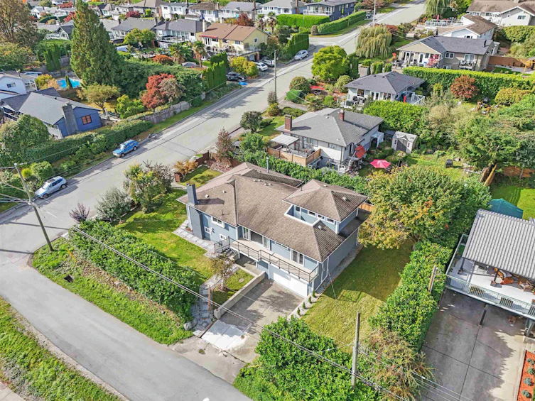 4254 Caddy Road, North Vancouver, BC, V7G 1B7 - 35