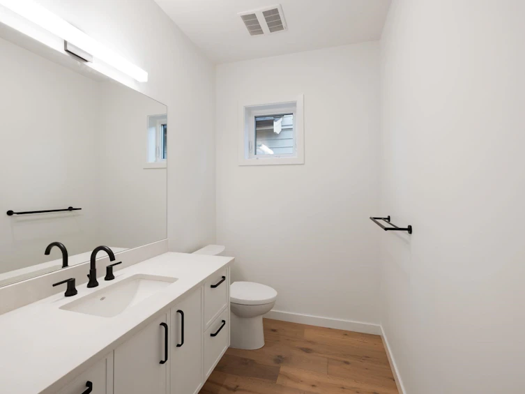 614 E 9th Street, North Vancouver, BC, V7L 2B7 - 16