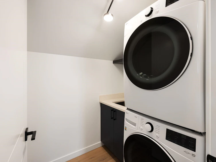614 E 9th Street, North Vancouver, BC, V7L 2B7 - 27