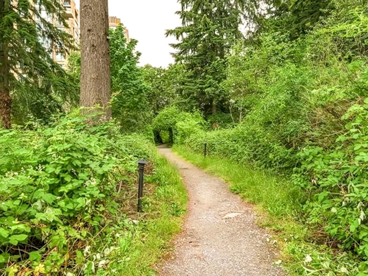 203-6888 Southpoint Drive, Burnaby, BC, V3N 5E3 - 32