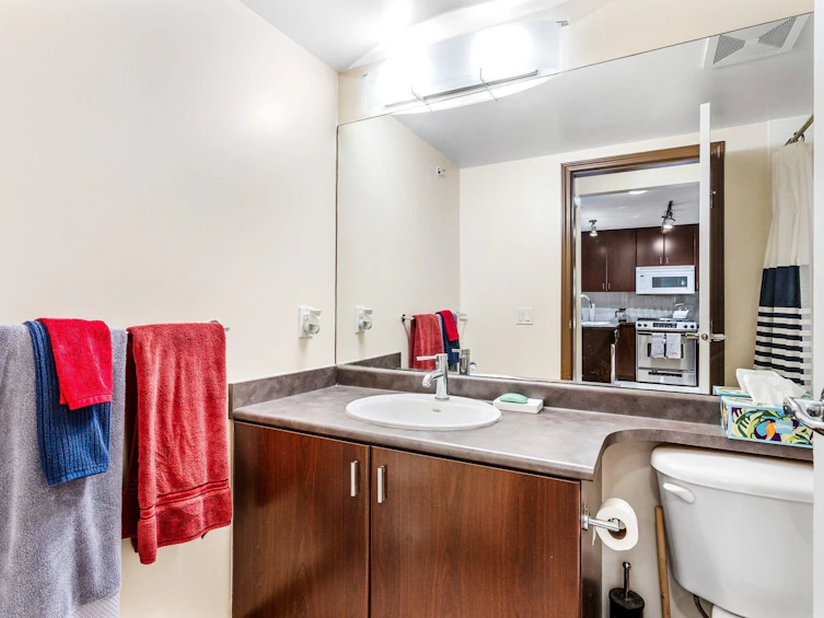 203-6888 Southpoint Drive, Burnaby, BC, V3N 5E3 - 19