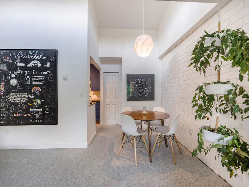 411 - 2366 Wall Street, Vancouver BC V5L 4Y1
