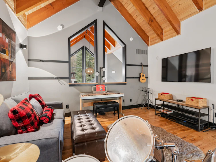 7098 Nesters Road, Whistler, BC, V8E 0E2 - 17