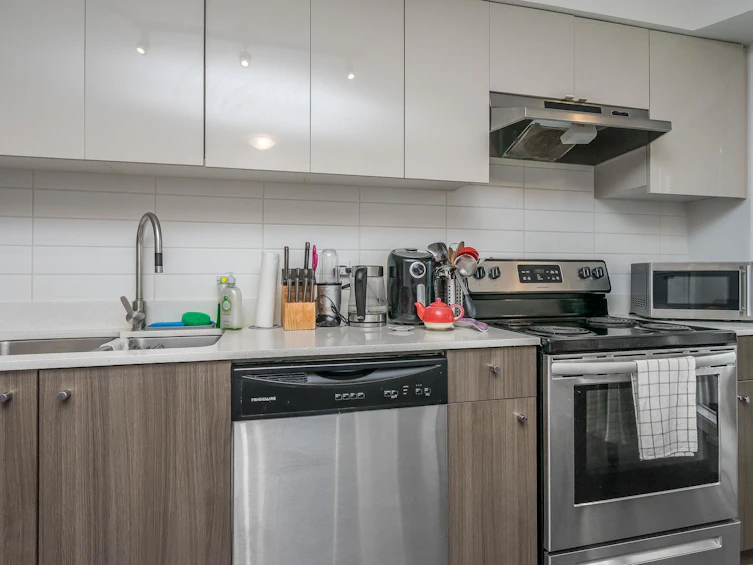 212-10688 140 Street, Surrey, BC, V3T 0M6 - 2