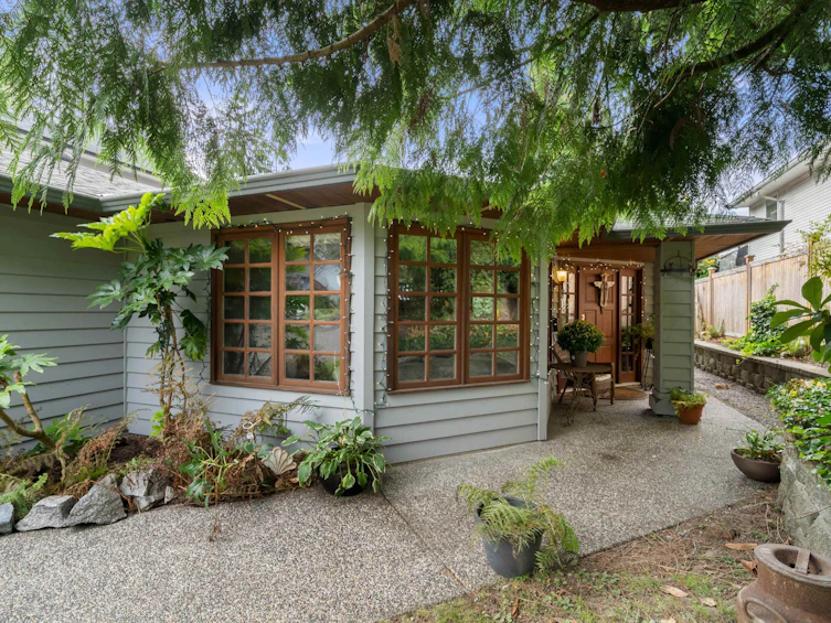 1635 Draycott Road, North Vancouver, BC, V7J 1W3 - 2