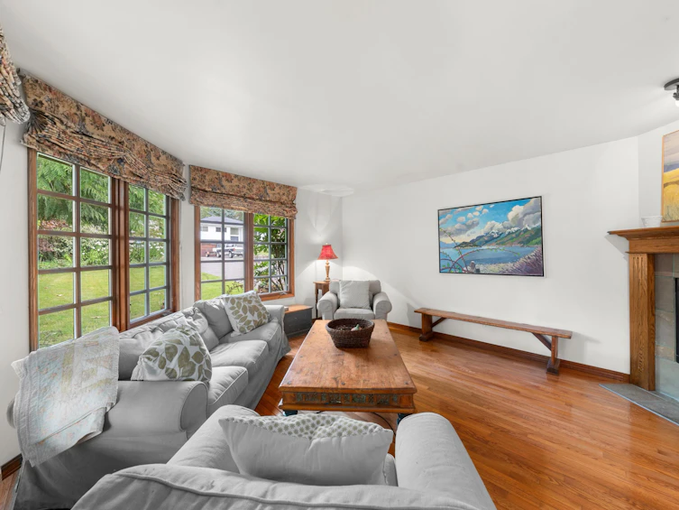 1635 Draycott Road, North Vancouver, BC, V7J 1W3 - 3