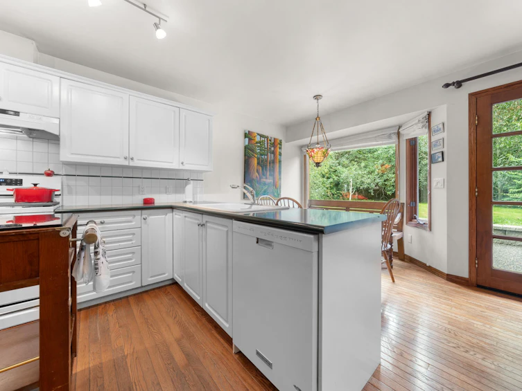 1635 Draycott Road, North Vancouver, BC, V7J 1W3 - 13
