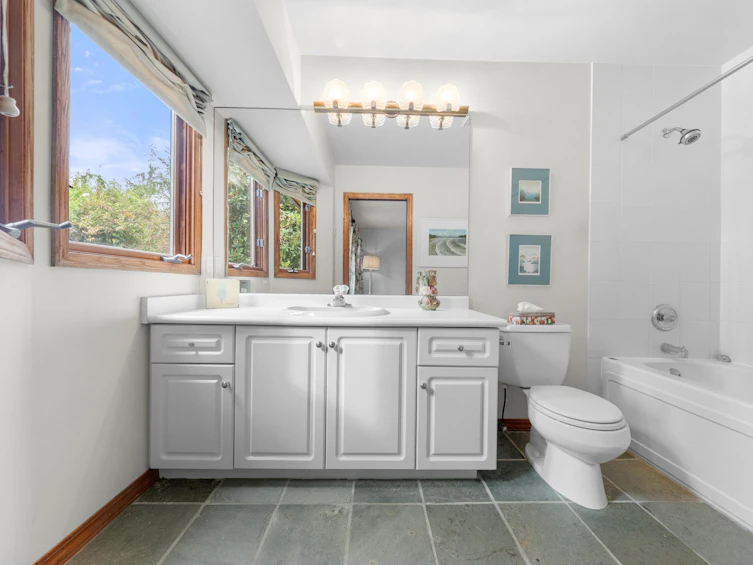 1635 Draycott Road, North Vancouver, BC, V7J 1W3 - 31