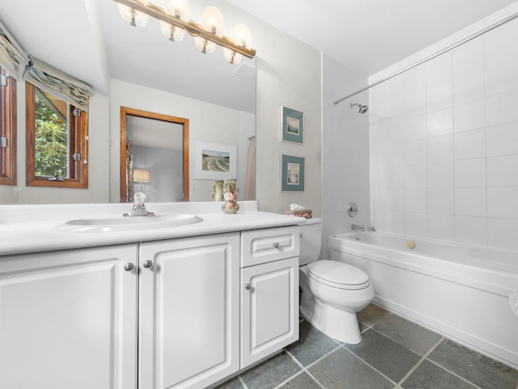 1635 Draycott Road, North Vancouver, BC, V7J 1W3 - 33
