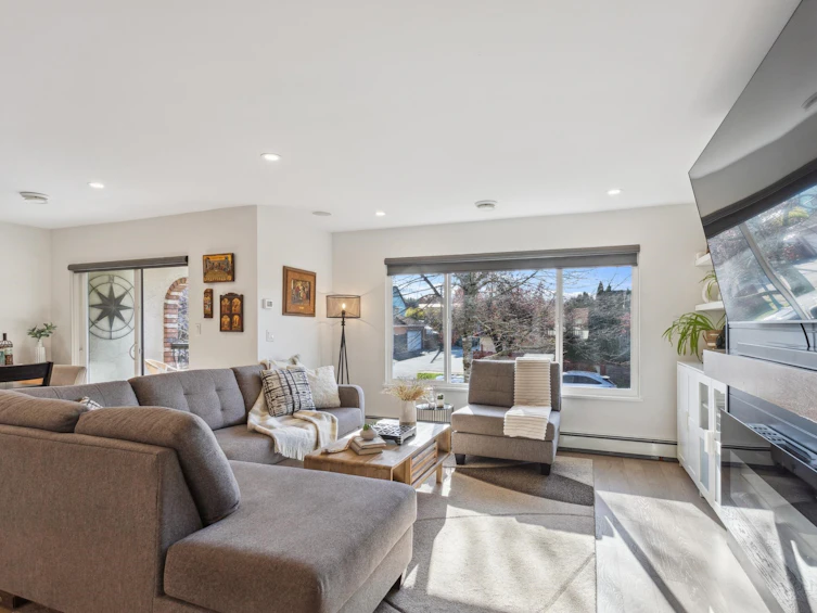 1219 E 29th Avenue, Vancouver, BC, V5V 2T1 - 3