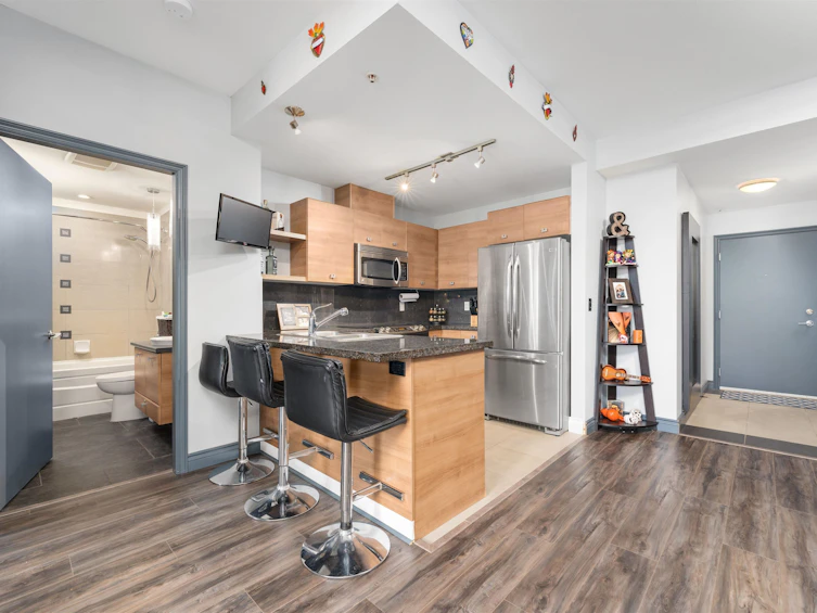 328-6628 120th Street, Surrey, BC, V3W 1T7 - 2
