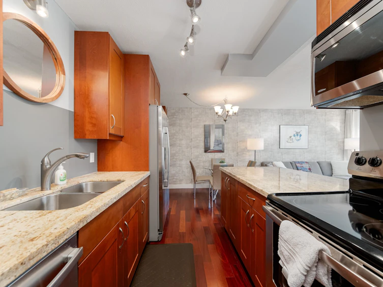 706-1725 Pendrell Street, Vancouver, BC, V6G 2X7 - 9